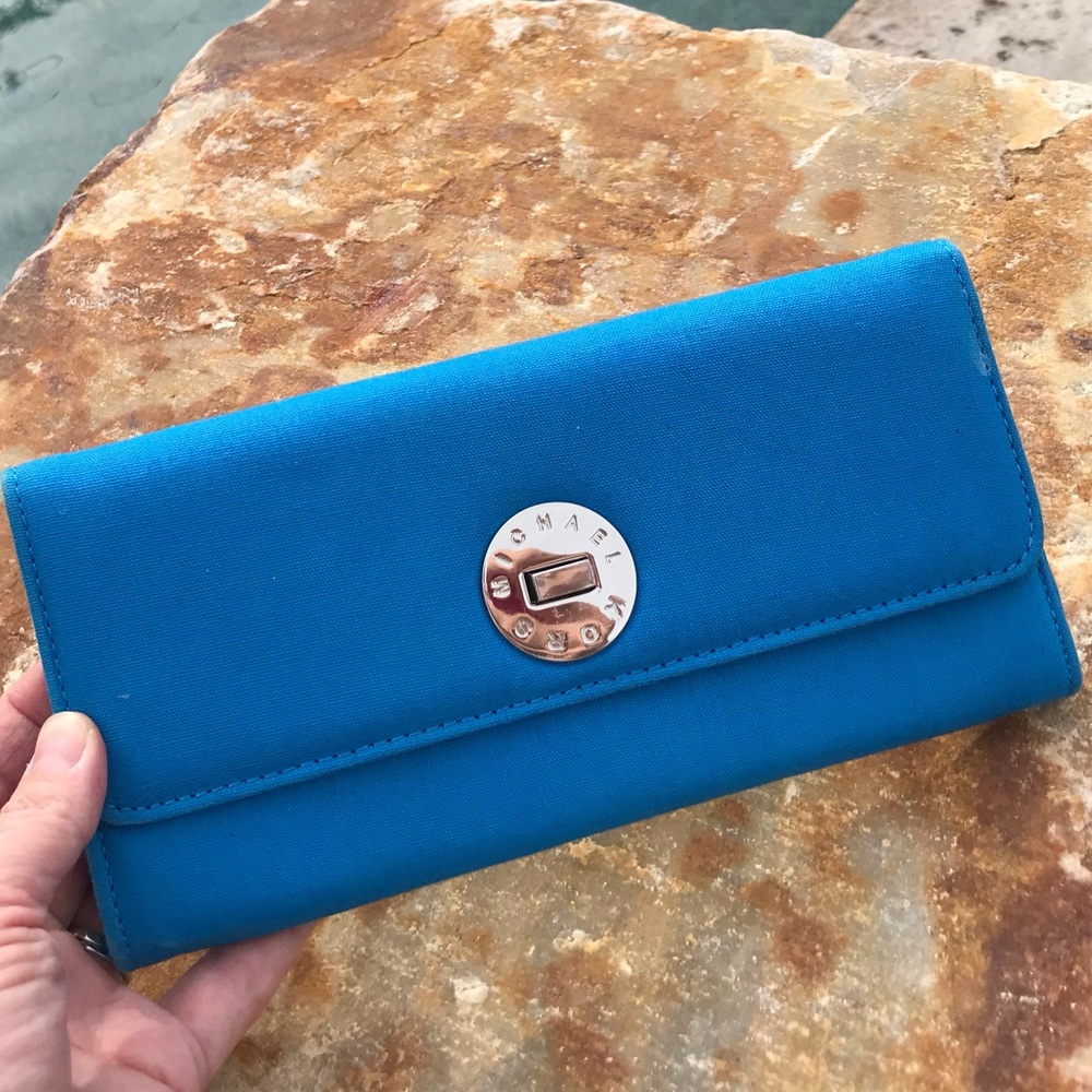 NWT Authentic Michael Kors Clutch